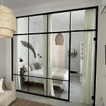 Luxury Designer In The Historical Center 아파트 *