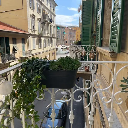 Luxury Designer In The Historical Center Apartment La Spezia